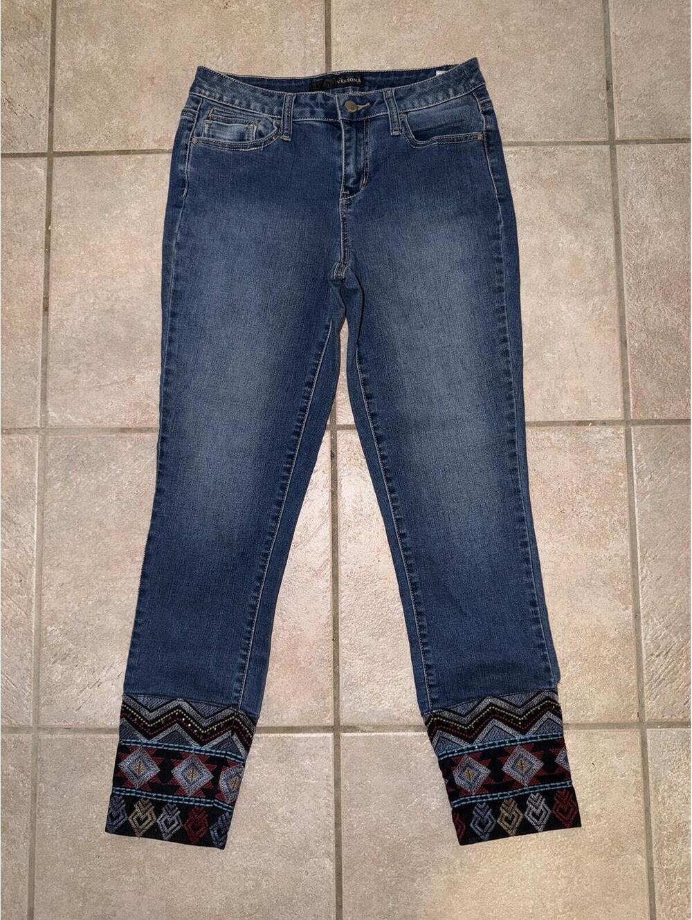 Versona Capri Embroidered Jeans Size 27